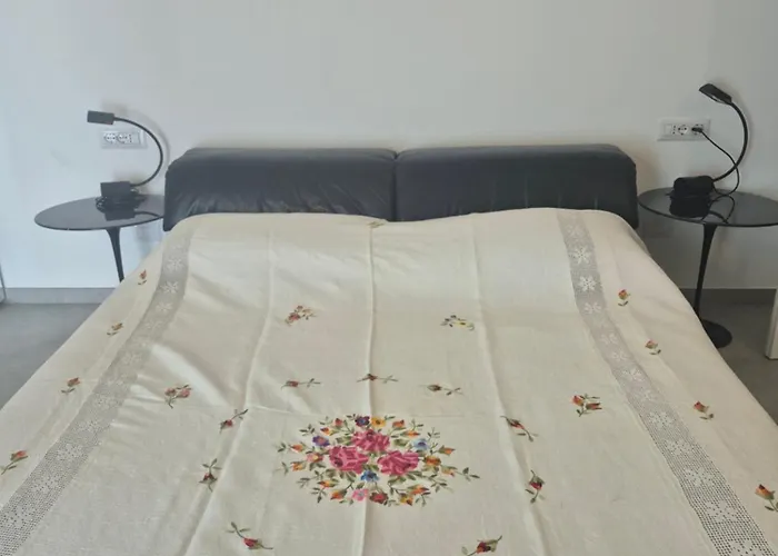 Pensión Rdm Albiano Magra